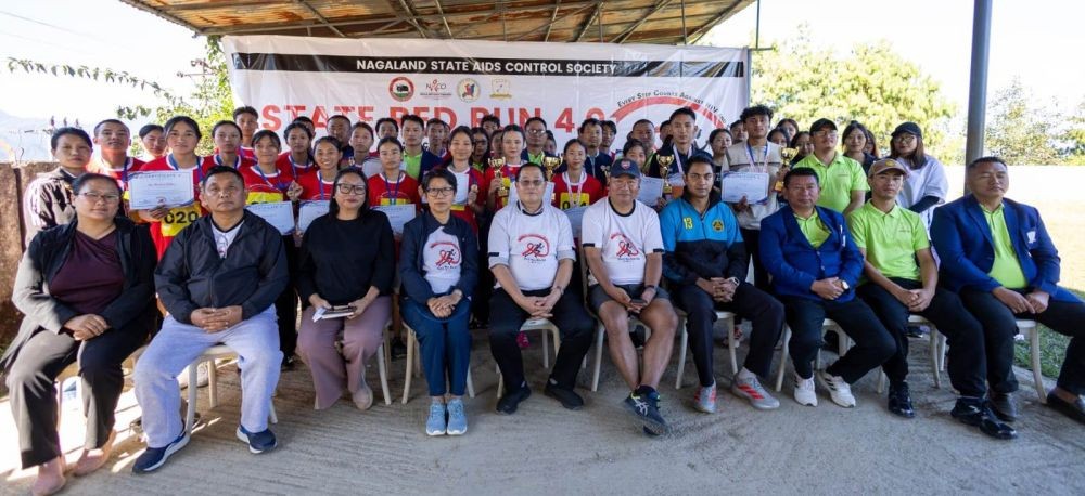 Winners of State Red Run 4.0 with dignitaries in Kohima on October 15. (Morung Photo)